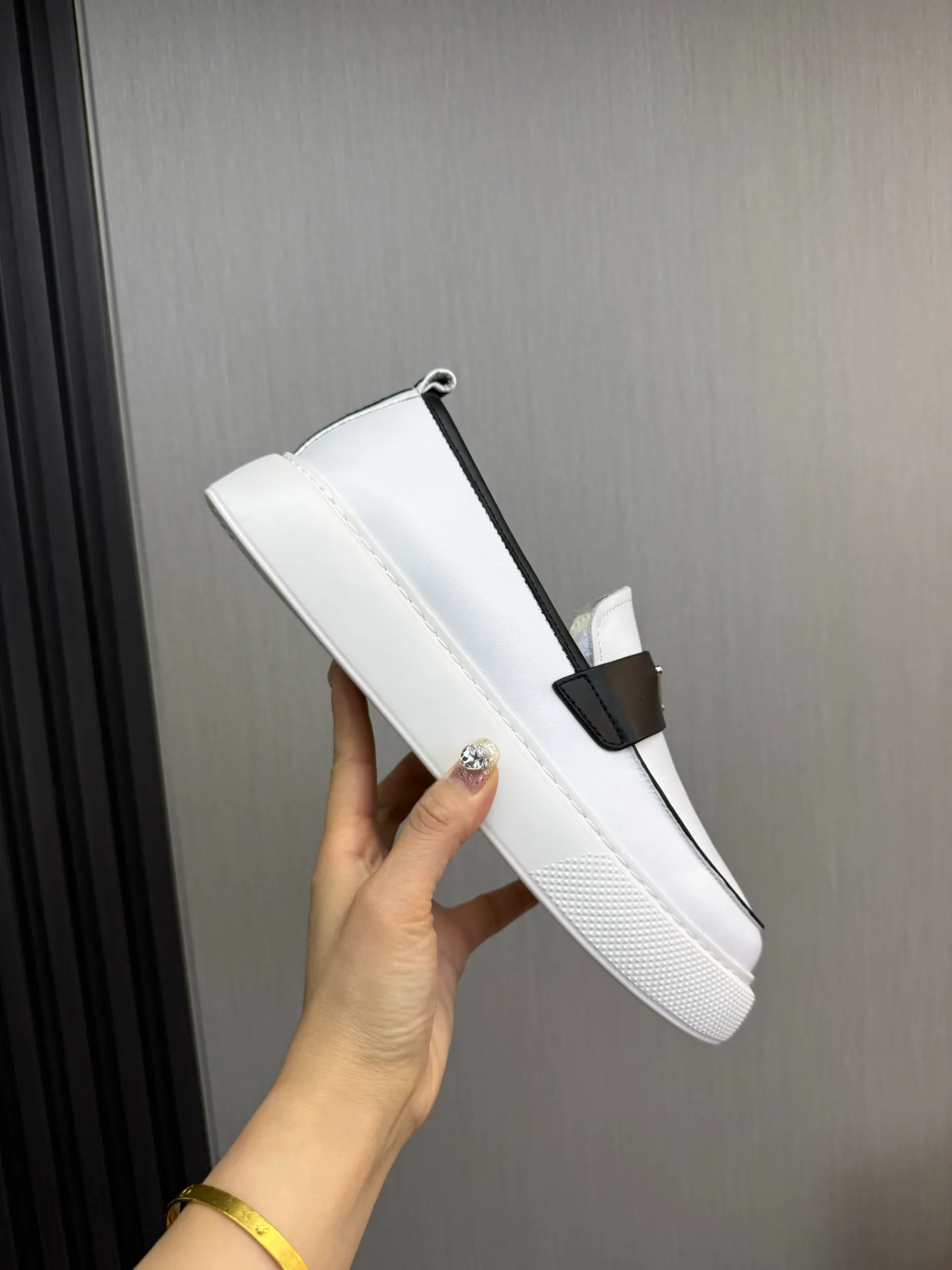 Factory price 580💰 [PRADA] Men's shoes are popular in the counter, official website is synchronized, 1 high-quality shipment ✔️Original cowhide + cowhide lining, 1🆚1 replica, original sole, 38-45 (45 customized, non-refundable)